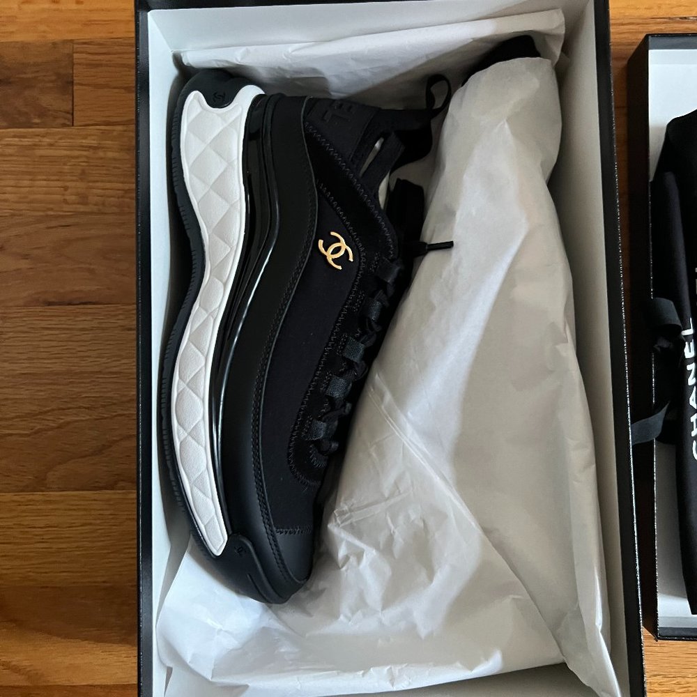 Chanel Velvet calfskin mixed fibers CC Sneakers/Trainers
